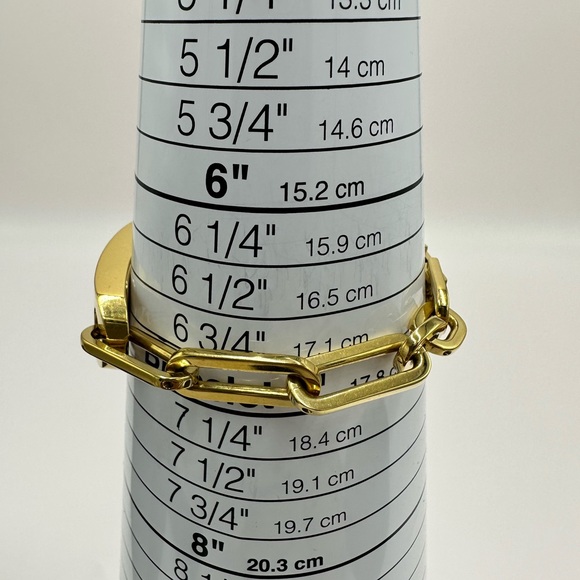 GUCCI Petite White Dial S-Steel Women's Watch Paper Clip Design - Picture 8 of 9